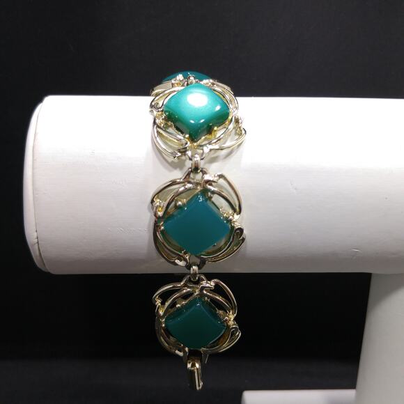 Vintage Moonglow Green Link Bracelet, Gold Tone, 1950s - Picture 7 of 10